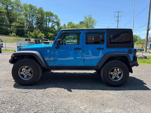 Hydro Blue Pearlcoat 2016 Jeep Wrangler Unlimited Rubicon