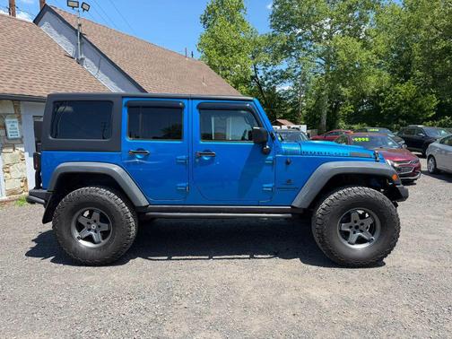 Hydro Blue Pearlcoat 2016 Jeep Wrangler Unlimited Rubicon