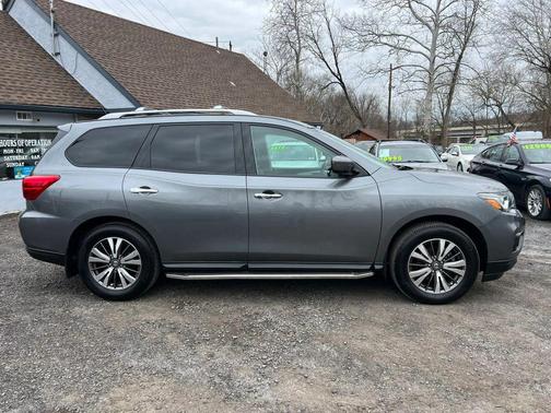 2017 Nissan Pathfinder SL