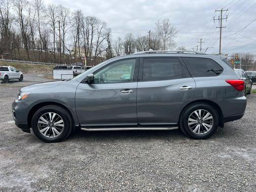 2017 Nissan Pathfinder SL