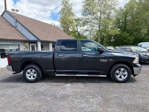 Maximum Steel Metallic Clearcoat 2018 RAM 1500 SLT