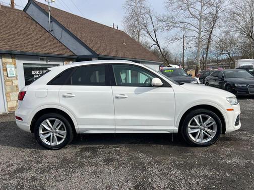 2017 Audi Q3 2.0T Premium