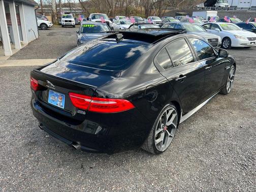 2017 Jaguar XE 35t R-Sport