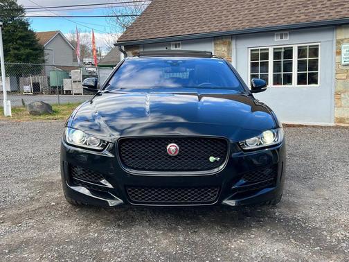 2017 Jaguar XE 35t R-Sport