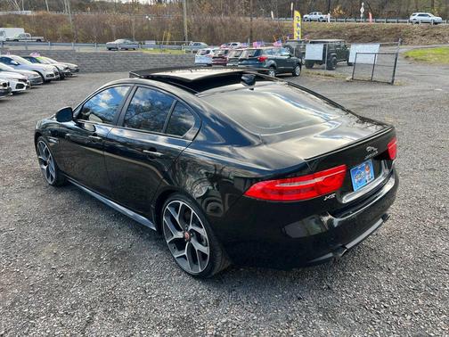 2017 Jaguar XE 35t R-Sport