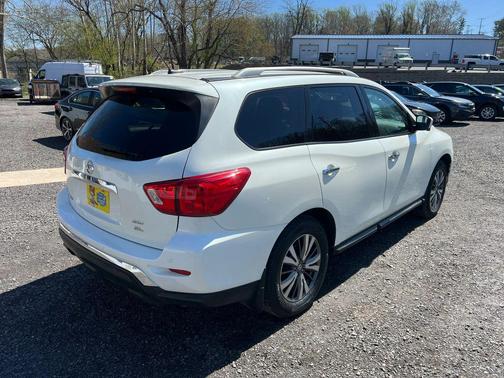 2018 Nissan Pathfinder SL