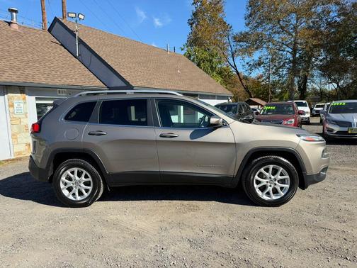 Light Brownstone Pearlcoat 2017 Jeep Cherokee Sport