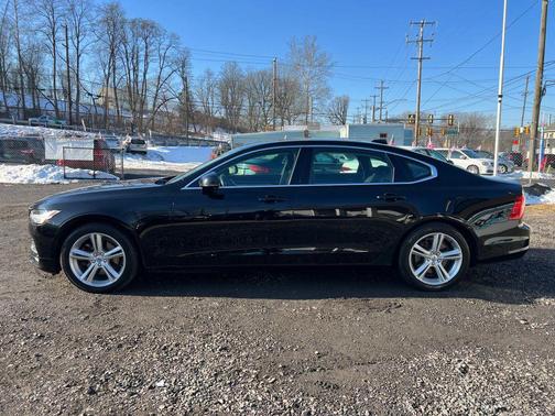 2018 Volvo S90 T5 Momentum