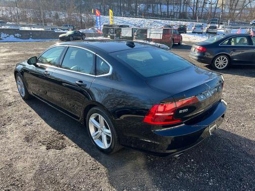 2018 Volvo S90 T5 Momentum