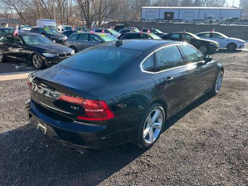 2018 Volvo S90 T5 Momentum