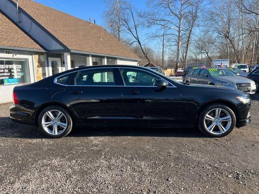 2018 Volvo S90 T5 Momentum