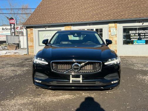 2018 Volvo S90 T5 Momentum