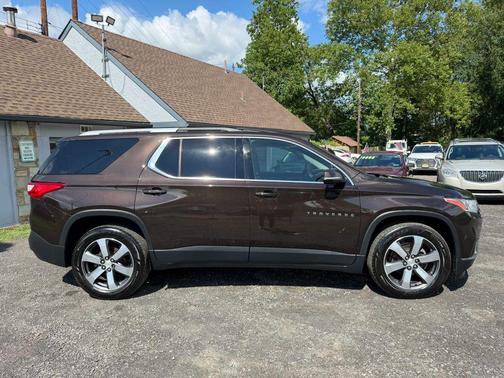 Sable Brown Metallic 2018 Chevrolet Traverse LT Leather