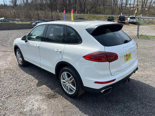 White 2016 Porsche Cayenne Cayenne