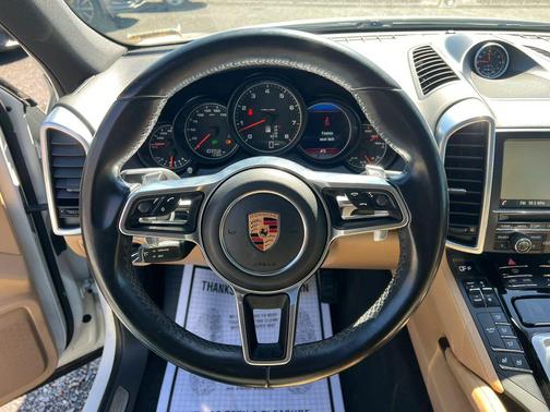2016 Porsche Cayenne Cayenne