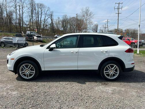 White 2016 Porsche Cayenne Cayenne