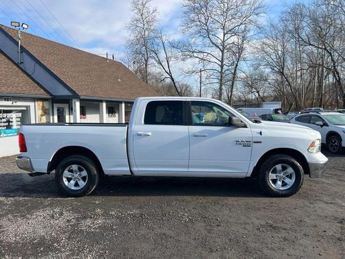 2019 RAM 1500 SLT