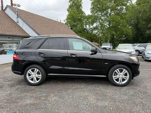 Black 2012 Mercedes-Benz M-Class ML 350 4MATIC