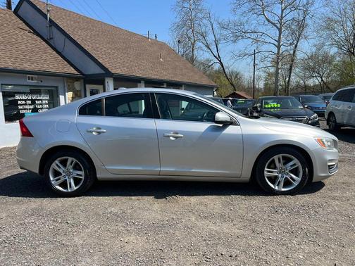 Bright Silver Metallic 2015 Volvo S60 T5 Premier