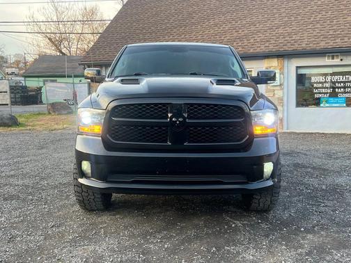 2018 RAM 1500 Night Quad Cab 4x4 6'4' Box