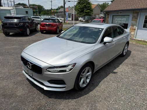 Bright Silver Metallic 2018 Volvo S90 T5 Momentum