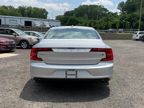 Bright Silver Metallic 2018 Volvo S90 T5 Momentum