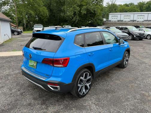2022 Volkswagen Taos SEL 4MOTION Sport Utility 4D