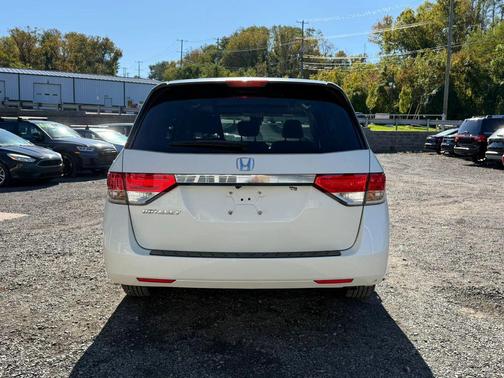White Diamond Pearl 2016 Honda Odyssey EX-L