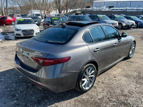 2017 Alfa Romeo Giulia Ti