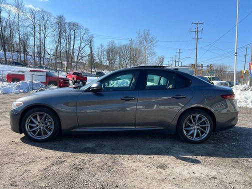 2017 Alfa Romeo Giulia Ti