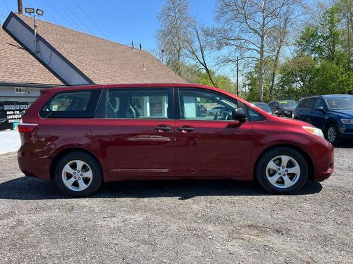 Salsa Red Pearl 2015 Toyota Sienna L