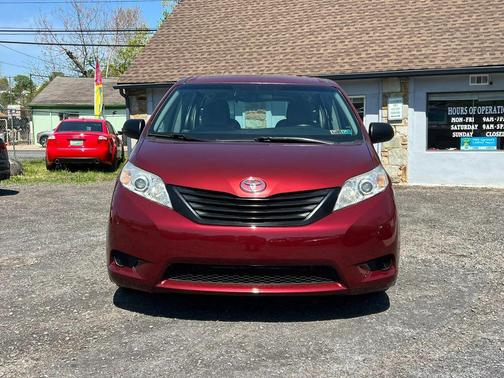 Salsa Red Pearl 2015 Toyota Sienna L
