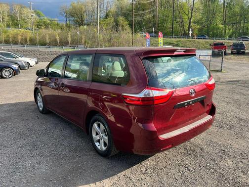 2015 Toyota Sienna L