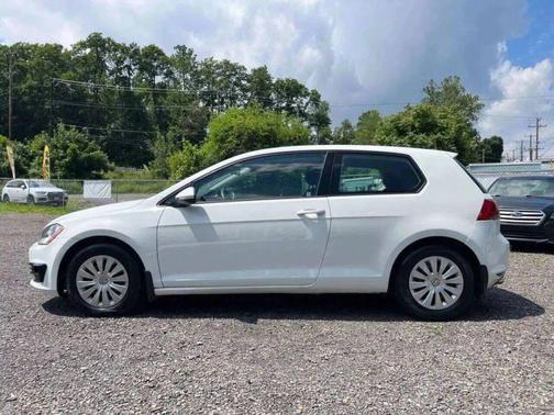 2015 Volkswagen Golf Launch Edition 2-Door