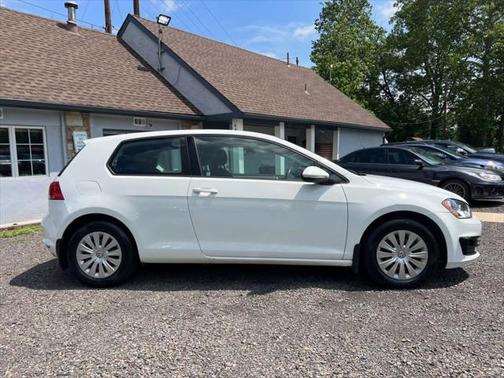 2015 Volkswagen Golf Launch Edition 2-Door
