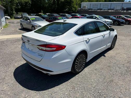 White 2018 Ford Fusion Hybrid Titanium