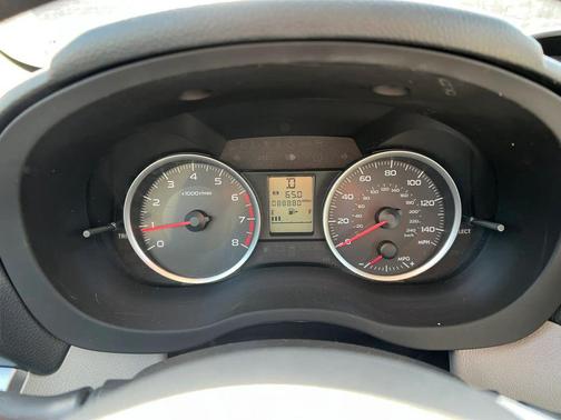 Satin White Pearl 2014 Subaru Forester 2.5i