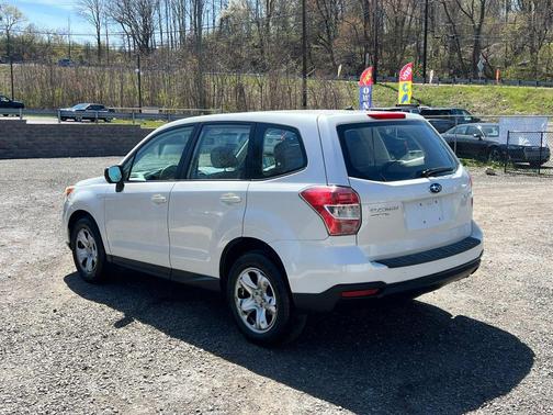 Satin White Pearl 2014 Subaru Forester 2.5i