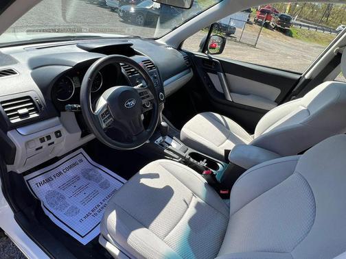 Satin White Pearl 2014 Subaru Forester 2.5i