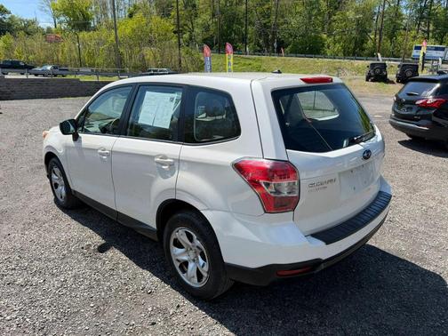 Satin White Pearl 2014 Subaru Forester 2.5i