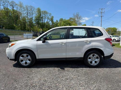 Satin White Pearl 2014 Subaru Forester 2.5i