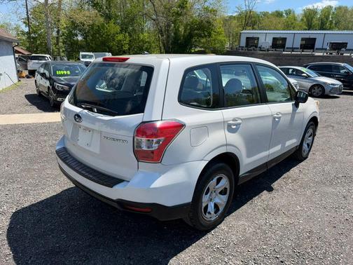 Satin White Pearl 2014 Subaru Forester 2.5i