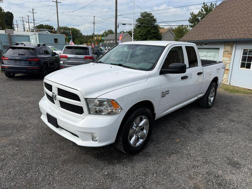 Bright White Clearcoat 2019 RAM 1500 Express