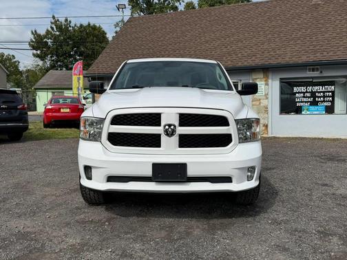 Bright White Clearcoat 2019 RAM 1500 Express