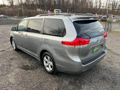2014 Toyota Sienna LE