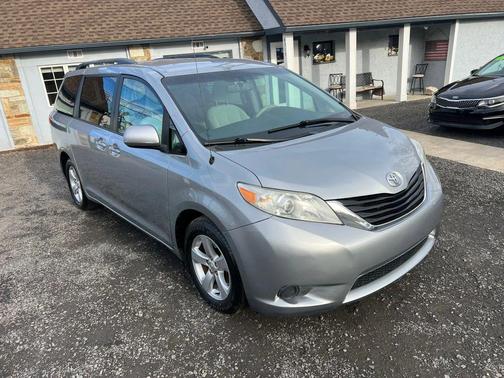2014 Toyota Sienna LE
