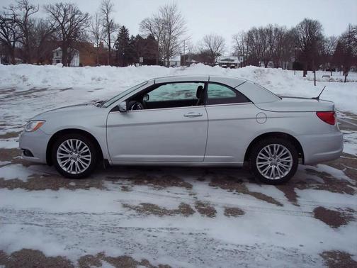 2011 Chrysler 200 Limited