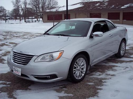 2011 Chrysler 200 Limited