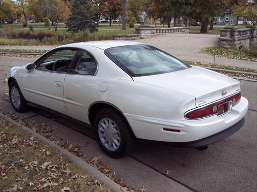 1997 Buick Riviera 2dr Cpe
