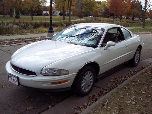 1997 Buick Riviera 2dr Cpe